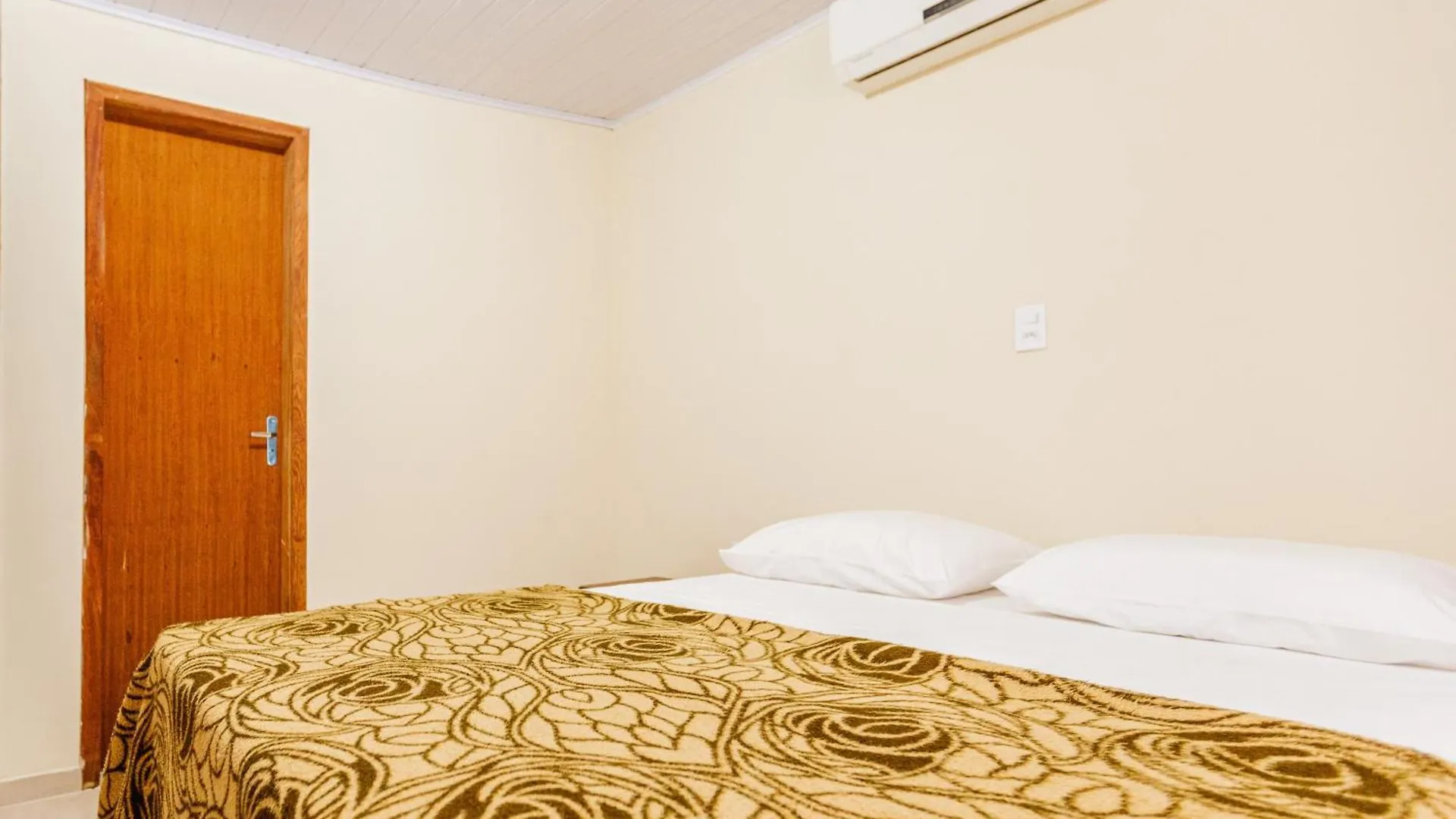 Casa Para Ate 10 Pessoas Com Churrasqueira Qf1846 Picarras 0*,  Brazil