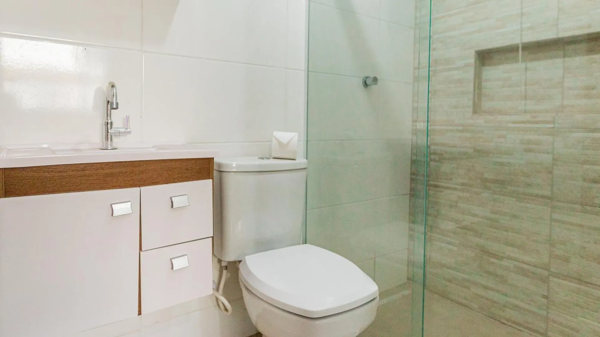 Casa Para Ate 10 Pessoas Com Churrasqueira Qf1846 Piçarras 0*,  Βραζιλία